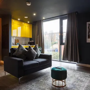  Apartment Opulence In