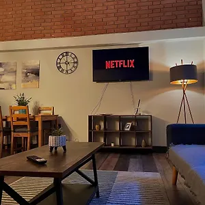  Apartment Artistic, Cozy, Stylish, Open Plan, Centre 1br